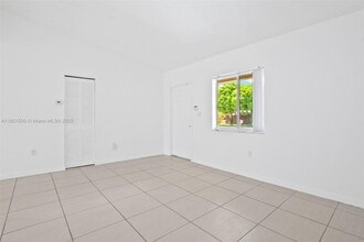 13992 SW 181st Terrace in Miami, FL - Building Photo - Building Photo