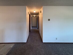 2 E 3rd St in Lowell, OR - Building Photo - Building Photo