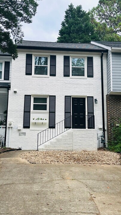 1481 Bentley Ln SE in Marietta, GA - Building Photo
