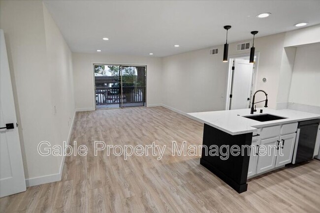 23515 Lyons Ave in Santa Clarita, CA - Building Photo - Building Photo