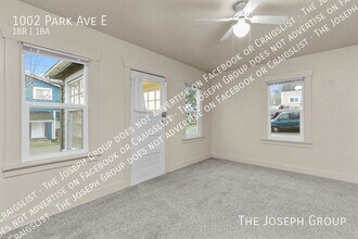 1002 Park Ave E in Port Orchard, WA - Building Photo - Building Photo