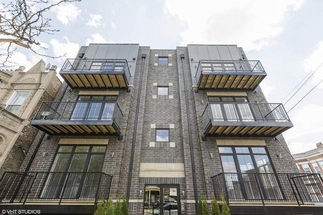 Luxury Student Housing at Leavitt Place in Chicago, IL - Foto de edificio - Building Photo