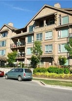 Paddler's Landing at Port Royal Apartments