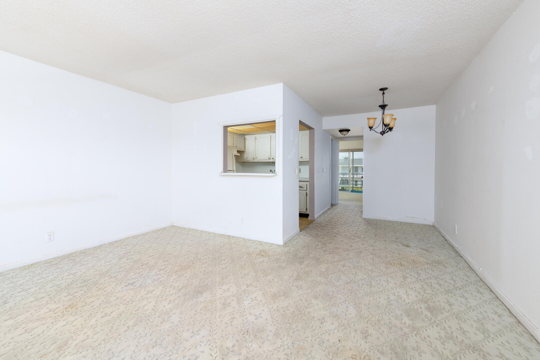 20 Berkshire A in West Palm Beach, FL - Building Photo