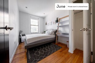 Room in Shared 3 bed/1 bath home in New York, NY - Building Photo