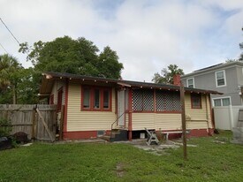 1040 7th St S in St. Petersburg, FL - Building Photo
