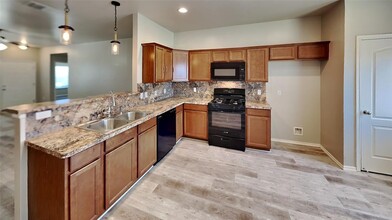 2809 Sun Berry Way in Yukon, OK - Foto de edificio - Building Photo