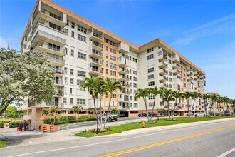 1150 Hillsboro Mile, Unit 1016 in Hillsboro Beach, FL - Foto de edificio - Building Photo