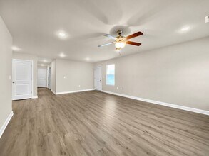 8232 SW 1st St in Blue Springs, MO - Building Photo - Building Photo