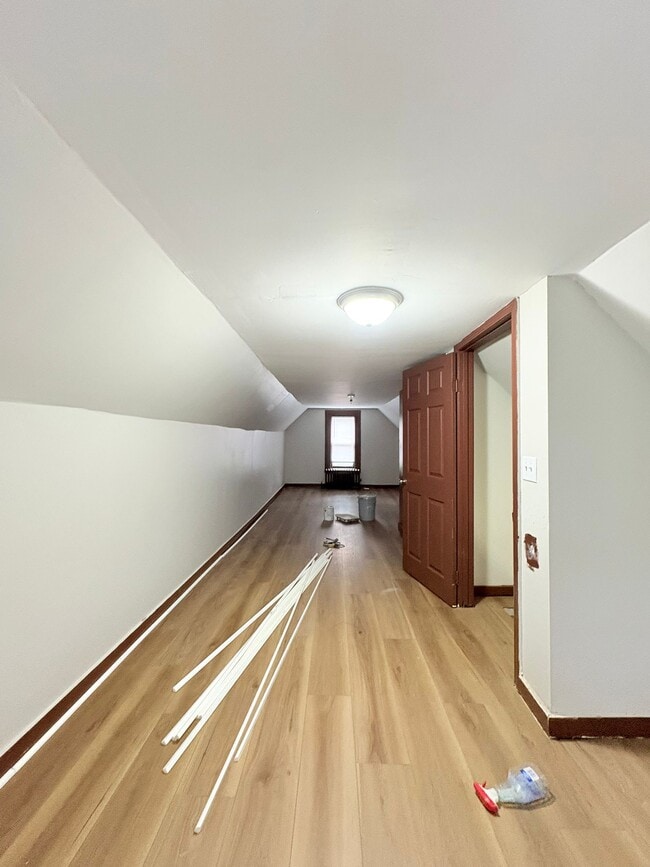 228 Greenwich Ave, Unit 2