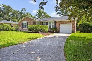 220 Cornell Dr in Ladson, SC - Building Photo