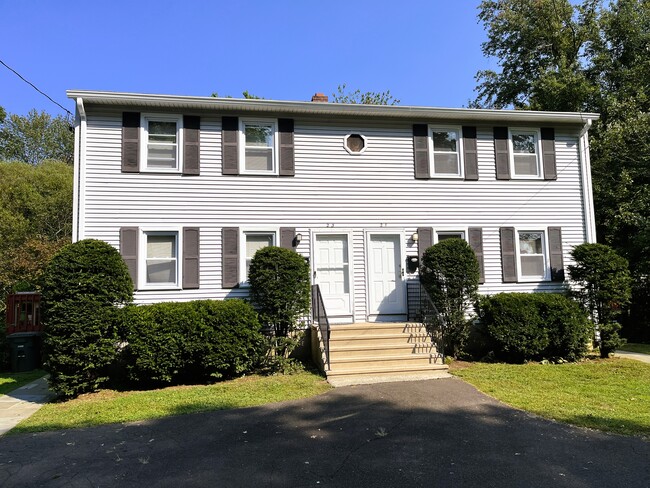 21 Jones Ct in Milford, CT - Building Photo - Building Photo