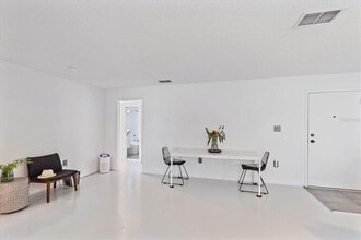 4160 Fruitville Rd in Sarasota, FL - Building Photo - Building Photo