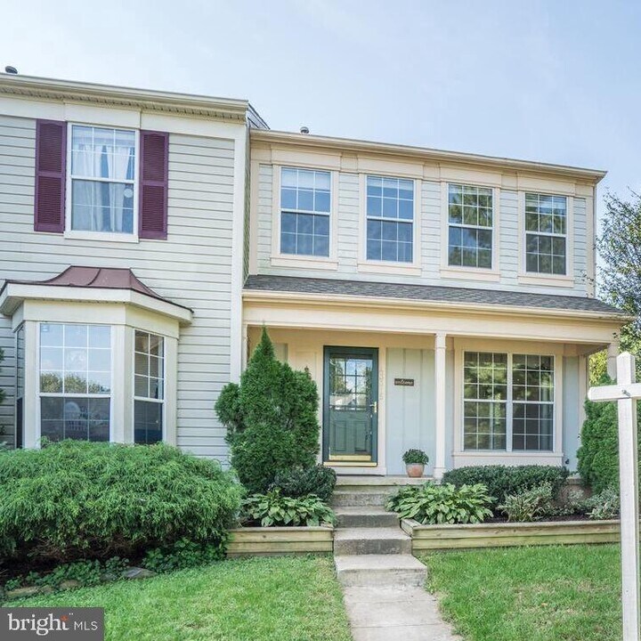 43315 Parlor Square in Ashburn, VA - Building Photo