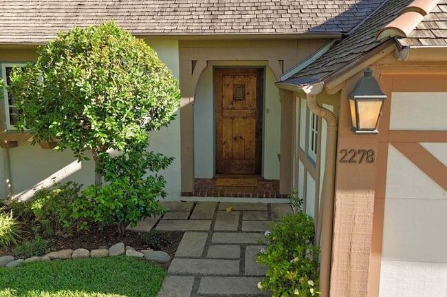 2278 E Mountain St in Pasadena, CA - Building Photo - Building Photo