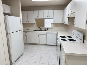 3827 Doune Way in Clermont, FL - Building Photo - Building Photo