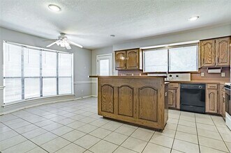 3704 Westview Dr in Bedford, TX - Building Photo - Building Photo