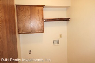 300 Chalmette Dr in Norman, OK - Building Photo - Building Photo