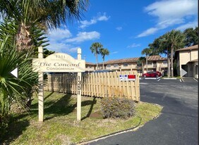 1351 S Ridgewood Ave in Daytona Beach, FL - Building Photo