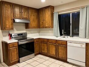 5391 Maple View Cir in Camarillo, CA - Foto de edificio - Building Photo