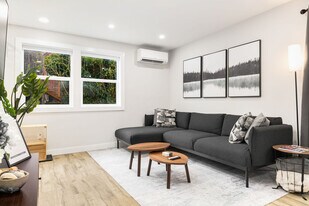 7549 32nd Ave NW in Seattle, WA - Building Photo