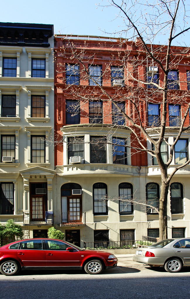 24 W 83rd St in New York, NY - Foto de edificio - Building Photo