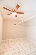 1318 W Foster Ave in Chicago, IL - Foto de edificio - Building Photo