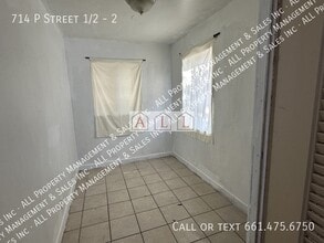 1 P St in Bakersfield, CA - Building Photo - Building Photo