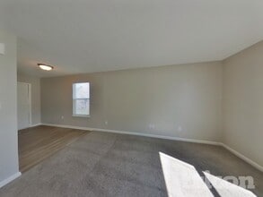 8023 Grove Berry Way in Indianapolis, IN - Foto de edificio - Building Photo