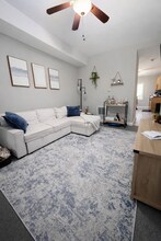 158 I St, Unit 2 in Boston, MA - Foto de edificio - Building Photo