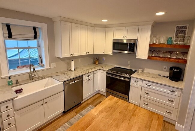 199 R W Shore Dr in Marblehead, MA - Building Photo - Building Photo