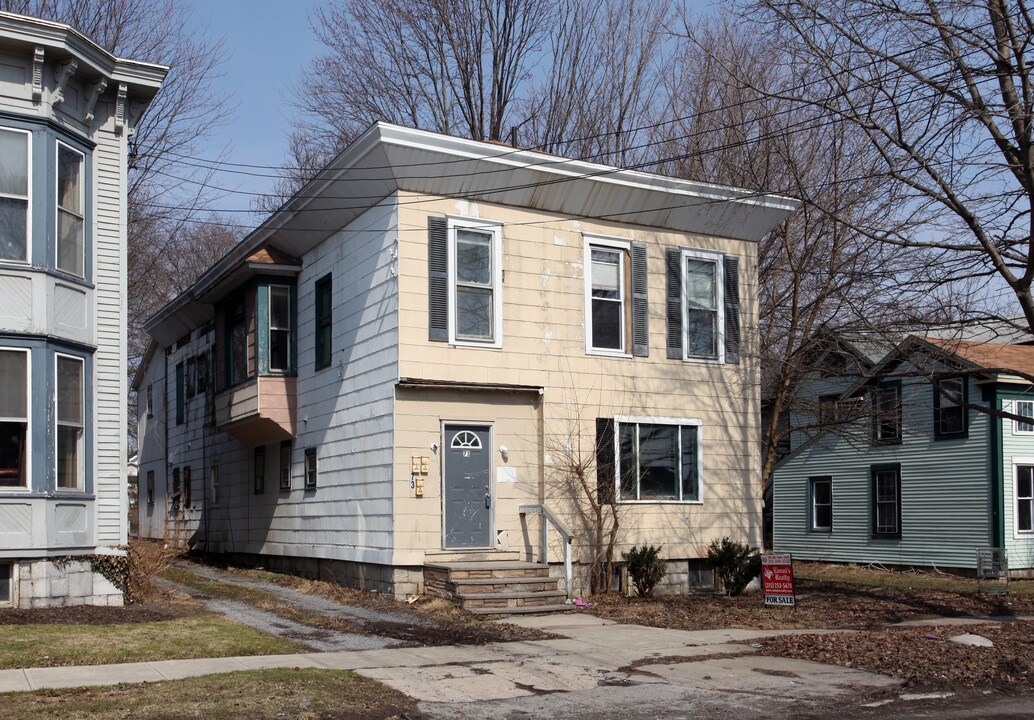 73 Seymour St in Auburn, NY - Foto de edificio