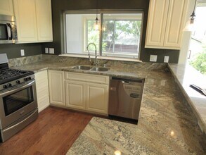 737 Yale St in Houston, TX - Building Photo - Building Photo