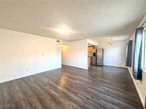 1364 Pattee Cir in Las Vegas, NV - Foto de edificio - Building Photo