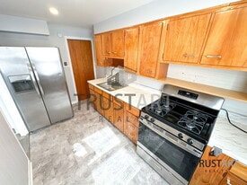 5335 Cottage St in Philadelphia, PA - Building Photo