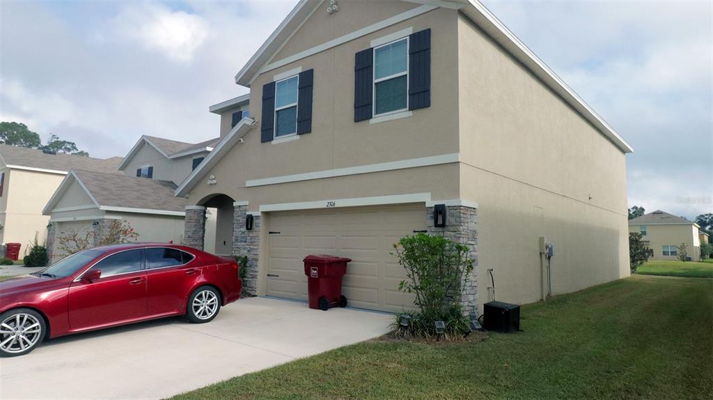 2306 Ashberry Ridge Dr in Plant City, FL - Foto de edificio