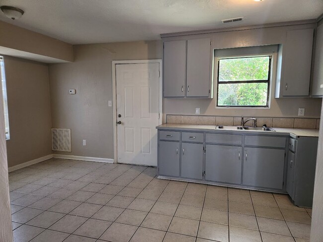 851 29th St in Newport News, VA - Building Photo - Building Photo