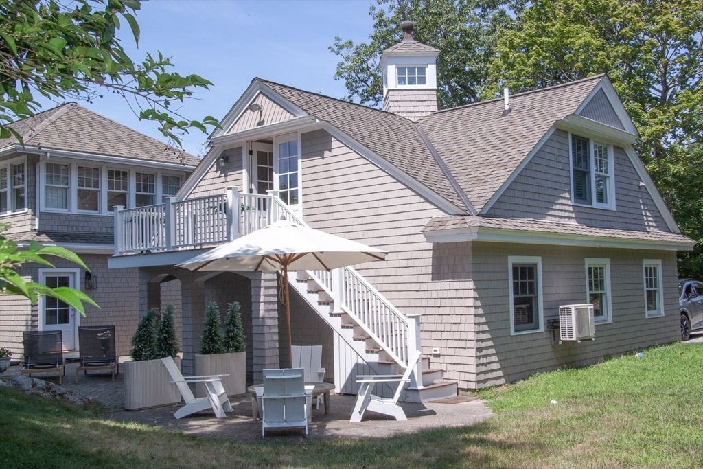 17 Atlantic Ave in Cohasset, MA - Building Photo