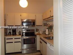 18236 Mediterranean Blvd in Hialeah, FL - Building Photo - Building Photo