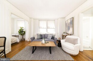 2100 Walnut St in Philadelphia, PA - Building Photo
