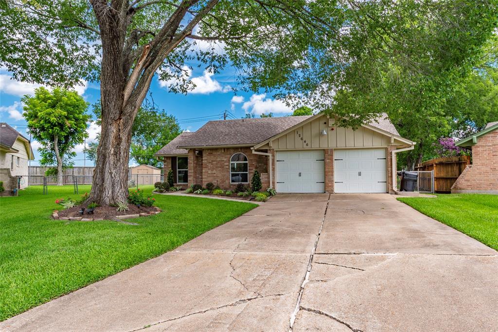 12646 Barbizon Dr in Houston, TX - Building Photo