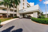 3020 Matecumbe Key Rd in Punta Gorda, FL - Foto de edificio - Building Photo