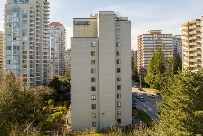 Charter House in New Westminster, BC - Building Photo - Building Photo