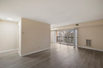 101 North Ripley Apartments in Alexandria, VA - Building Photo - Building Photo