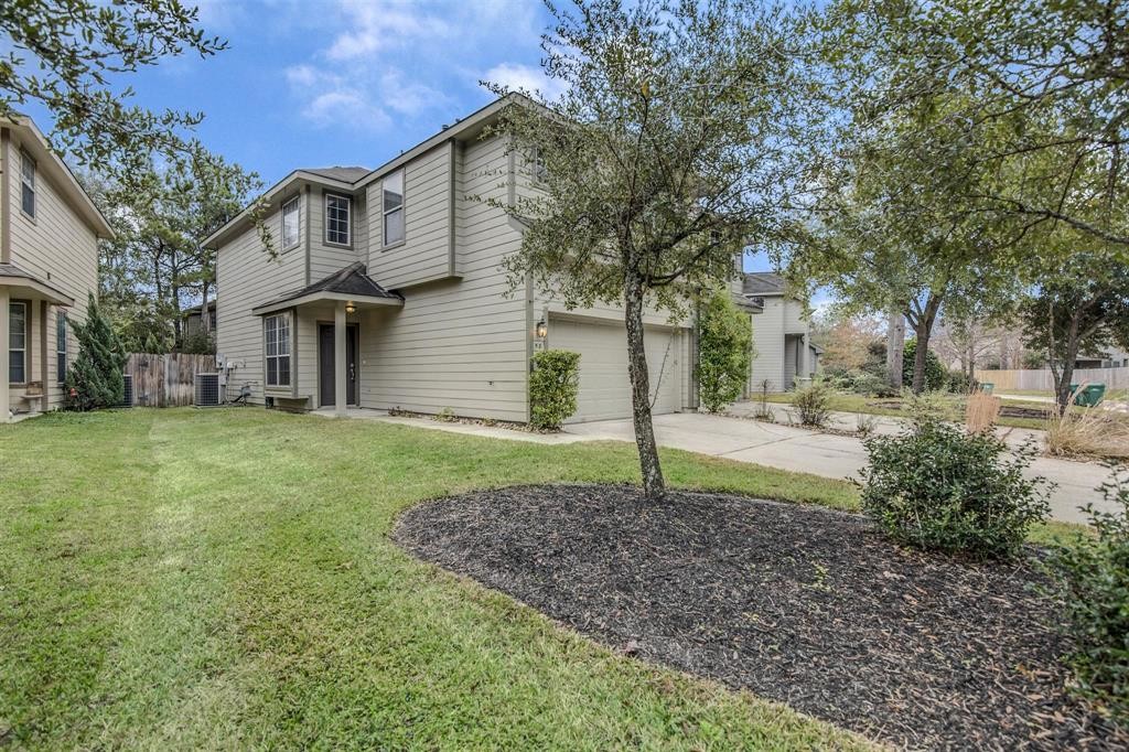 58 S Burberry Park Cir in Spring, TX - Building Photo