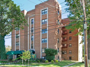 Wood Arms Apartments in Linden, NJ - Building Photo - Building Photo