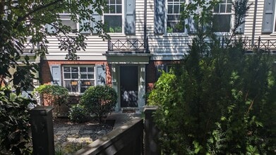 101 Fraser St in Port Moody, BC - Building Photo - Building Photo