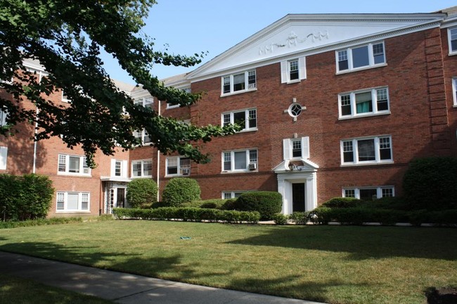 Harvard Terrace Apartments in Evanston, IL - Building Photo - Building Photo