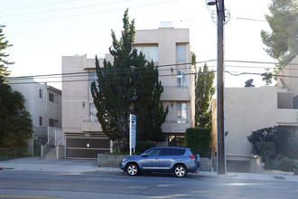 15132 Magnolia Blvd in Sherman Oaks, CA - Building Photo - Primary Photo