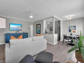 473 12th Ave S in Naples, FL - Building Photo - Building Photo